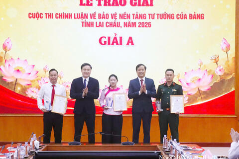Lai Châu trao giải Cuộc thi chính luận bảo vệ nền tảng tư tưởng của Đảng