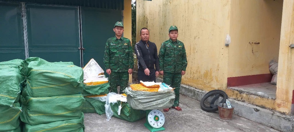 Đồn Biên phòng Trà Cổ thu giữ, tiêu hủy 880kg nầm lợn không nguồn gốc Đồn Biên phòng Trà Cổ thu giữ, tiêu hủy 880kg nầm lợn không nguồn gốc