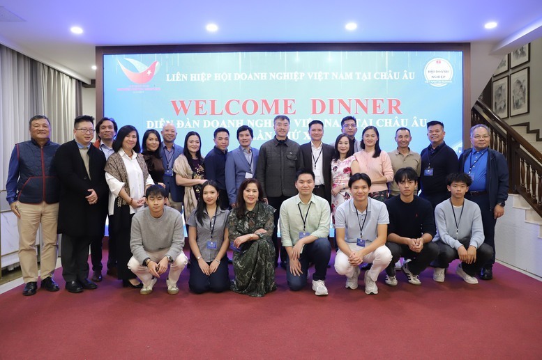 Diễn đàn Doanh nghiệp Việt Nam tại châu Âu lần thứ 14 quy tụ sự tham dự của các đại biểu là doanh nhân, lãnh đạo hội đoàn, chuyên gia, trí thức và đại diện thương vụ Việt Nam tại nhiều nước châu Âu - Ảnh: VGP/Việt Anh