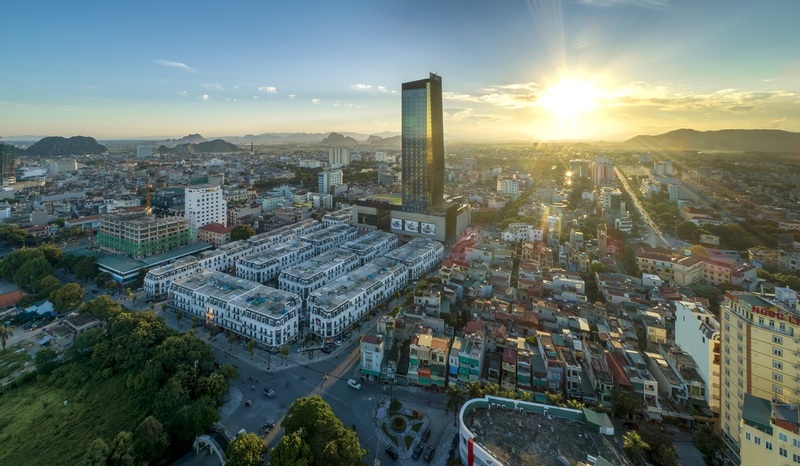 Tính đến hết ngày 30/9, thu ngân sách 9 tháng năm 2025 của tỉnh Thanh Hóa ước đạt 44.067 tỷ đồng, bằng 97% dự toán và tăng 3,6% cùng kỳ, đứng thứ 9 cả nước. Ảnh: Minh Hiếu