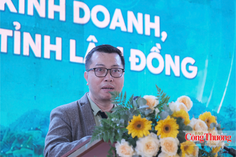 Ông Nguyễn Minh Đức, Phó Tổng thư ký Hiệp hội Thương mại Điện tử Việt Nam (VECOM) phát biểu tại lễ khai mạc.