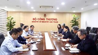 Thứ trưởng Nguyễn Hoàng Long làm việc với lãnh đạo Công ty MOECO