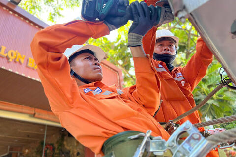 Công ty Điện lực Quảng Ngãi chủ động ứng phó, sẵn sàng cho khung giờ điện mới