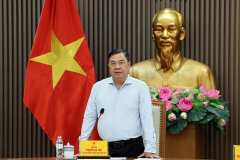 Đẩy nhanh triển khai các dự án hợp tác đầu tư, hạ tầng trọng điểm Việt Nam - Lào