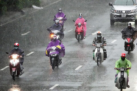 Dự báo thời tiết ngày 28/6: Bắc Bộ mưa to, Trung Bộ nắng nóng gay gắt