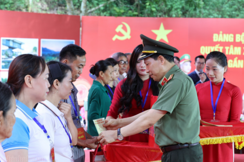 Phó Thủ tướng Thường trực Phạm Gia Túc dự Ngày hội Toàn dân bảo vệ an ninh Tổ quốc năm 2026 tại xã Yên Bài (TP. Hà Nội)