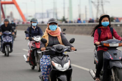 Không khí lạnh gây mưa dông, miền Bắc có nơi xuống 14 độ C