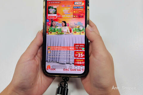 Shopee đồng hành cùng doanh nghiệp địa phương đưa sản phẩm OCOP lên thị trường số
