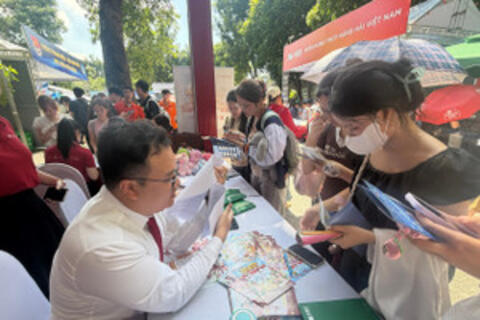 Hội trại 65 năm Học viện Ngân hàng - cơ hội để tân sinh viên tìm hiểu sâu về ngành học