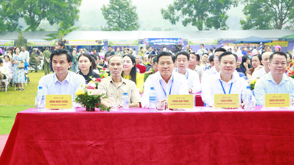 Lễ hội Cốm Hợp Thành: Gìn giữ hương vị truyền thống, nâng tầm nông sản địa phương