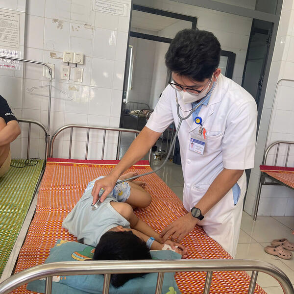 Đà Nẵng: Hơn 40 người nhập viện nghi ngộ độc sau khi ăn bánh mì