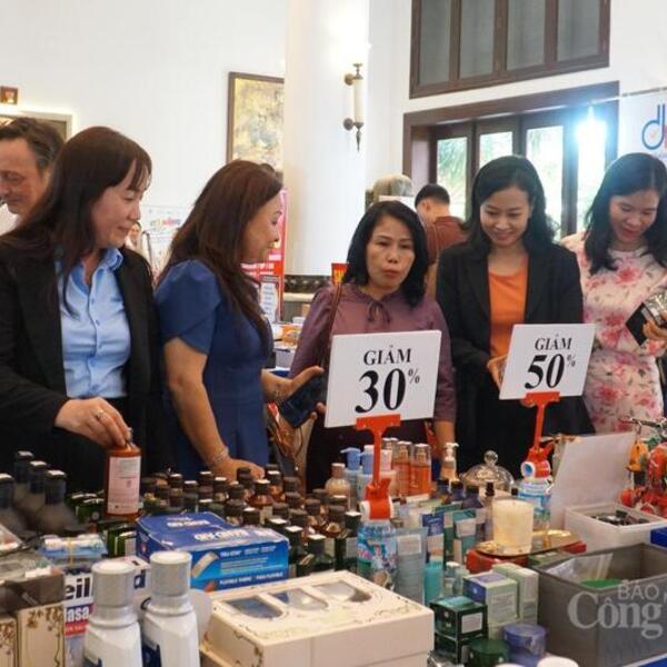 Săn hàng hiệu giảm đến 80% tại Đà Nẵng Mega Sale 2026