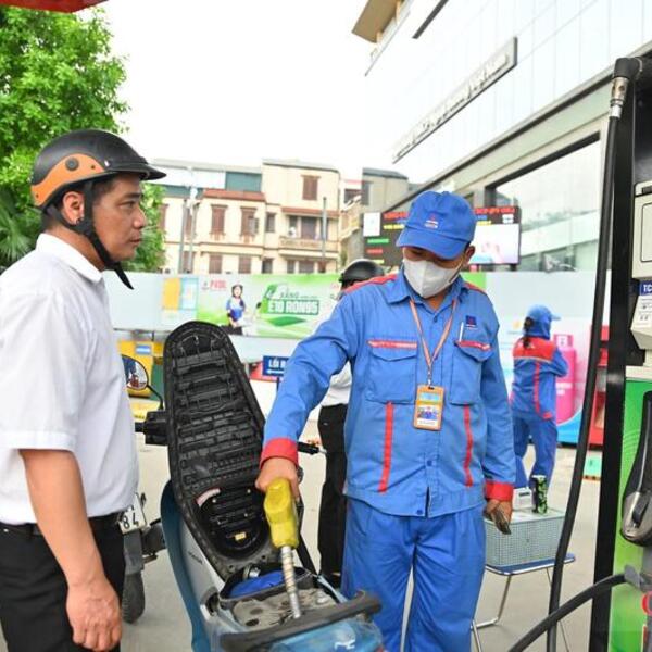 Giá xăng dầu đồng loạt giảm từ 15 giờ ngày 25/6