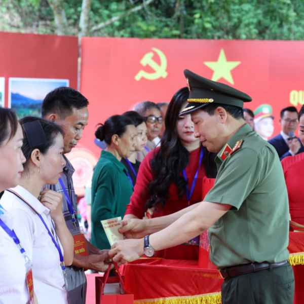 Phó Thủ tướng Thường trực Phạm Gia Túc dự Ngày hội Toàn dân bảo vệ an ninh Tổ quốc năm 2026 tại xã Yên Bài (TP. Hà Nội)