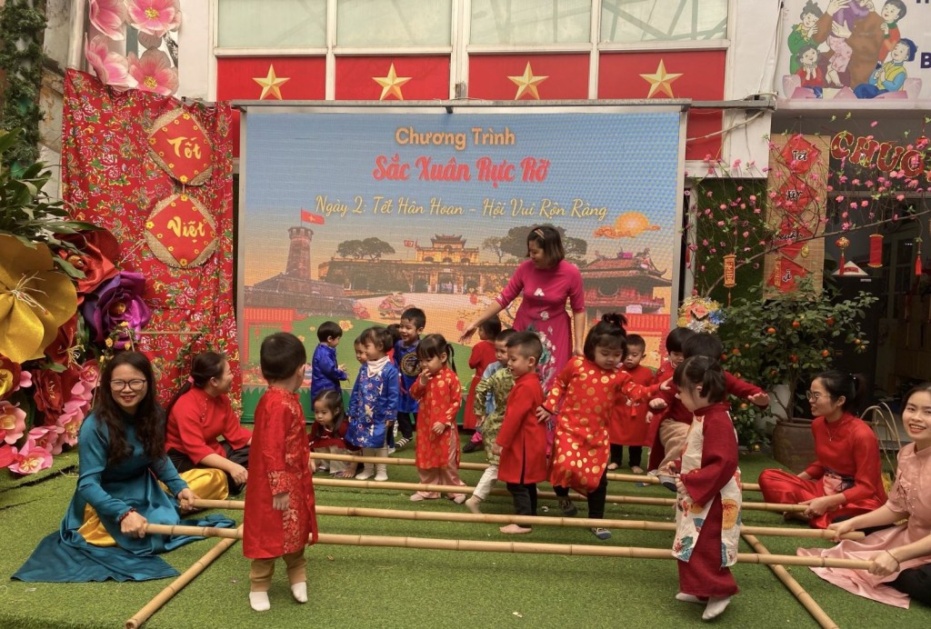 Không khí xuân ngập tràn trường học Không khí xuân ngập tràn trường học