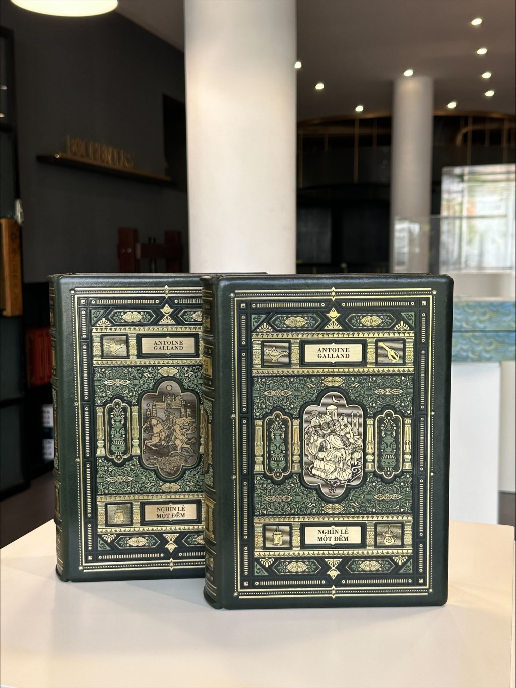 Đông A Books trưng bày gần 30 ấn bản đặc biệt Đông A Books trưng bày gần 30 ấn bản đặc biệt