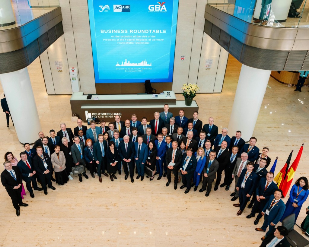Hội nghị bàn tròn giữa Tổng thống Đức Steinmeier và cộng đồng doanh nghiệp Đức tại Việt Nam Hội nghị bàn tròn giữa Tổng thống Đức Steinmeier và cộng đồng doanh nghiệp Đức tại Việt Nam