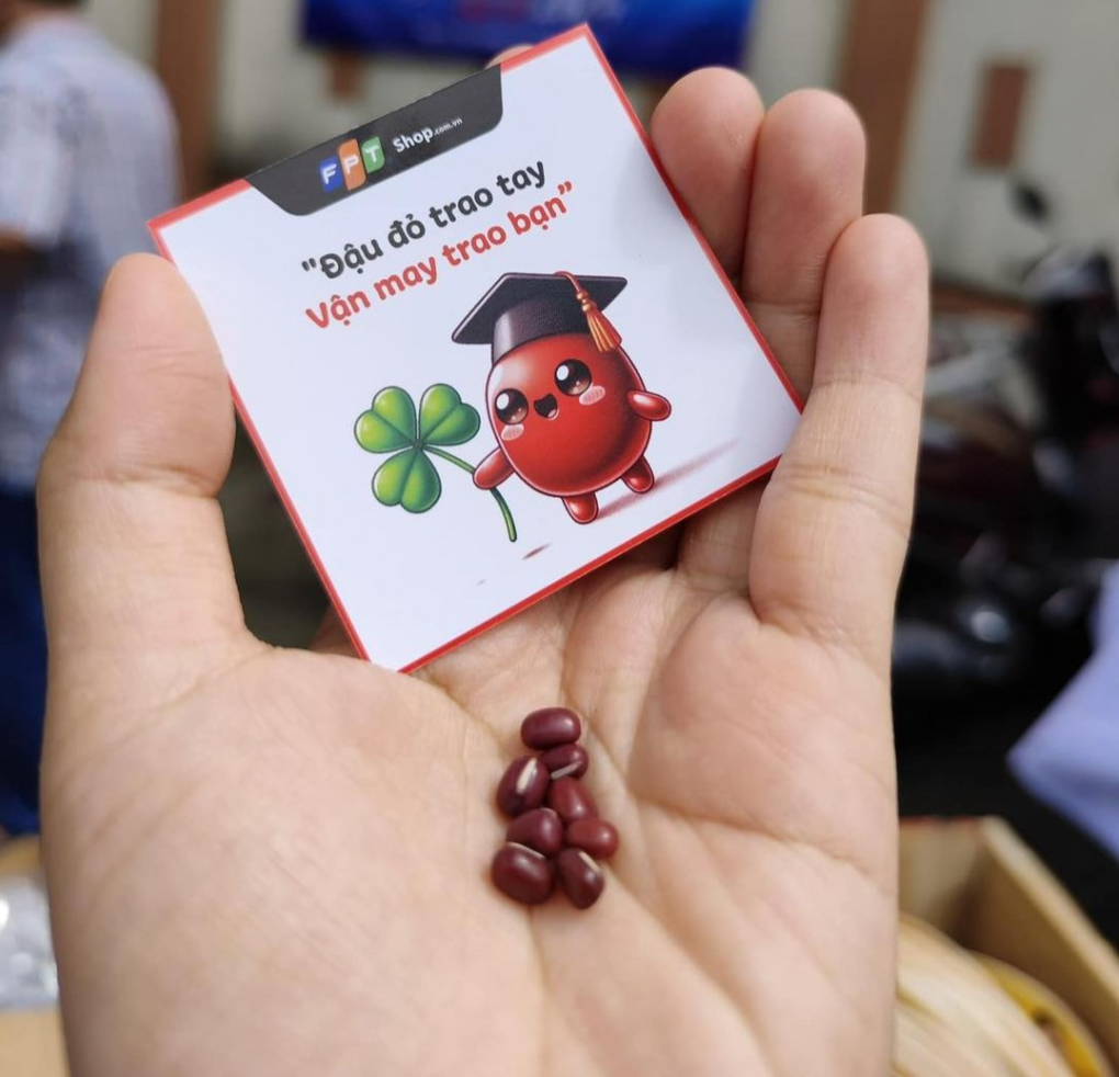 Những câu chuyện đẹp trên hành trình “Tiếp sức mùa thi” Những câu chuyện đẹp trên hành trình “Tiếp sức mùa thi”