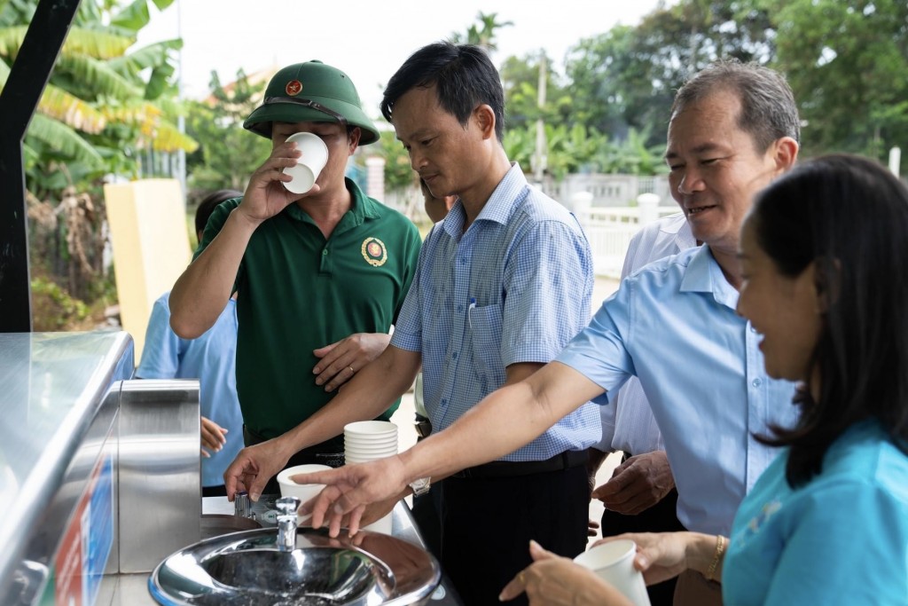 Các điểm cấp nước miễn phí nhằm mục đích xây dựng thói quen của người dân và du khách trong việc giảm sử dụng chai nhựa dùng một lần Các điểm cấp nước miễn phí nhằm mục đích xây dựng thói quen của người dân và du khách trong việc giảm sử dụng chai nhựa dùng một lần
