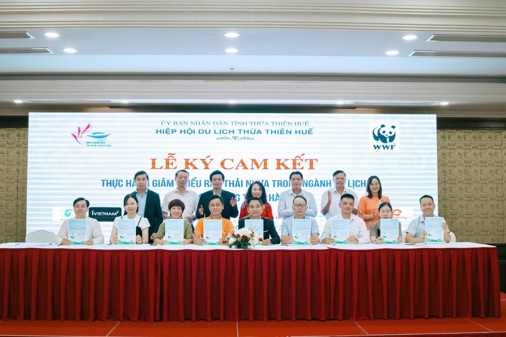 20 khách sạn và công ty lữ hành tại TP Huế đã ký cam kết tiếp tục tham gia hành trình chung tay thực hành giảm thiểu rác thải nhựa trong ngành du lịch 20 khách sạn và công ty lữ hành tại TP Huế đã ký cam kết tiếp tục tham gia hành trình chung tay thực hành giảm thiểu rác thải nhựa trong ngành du lịch