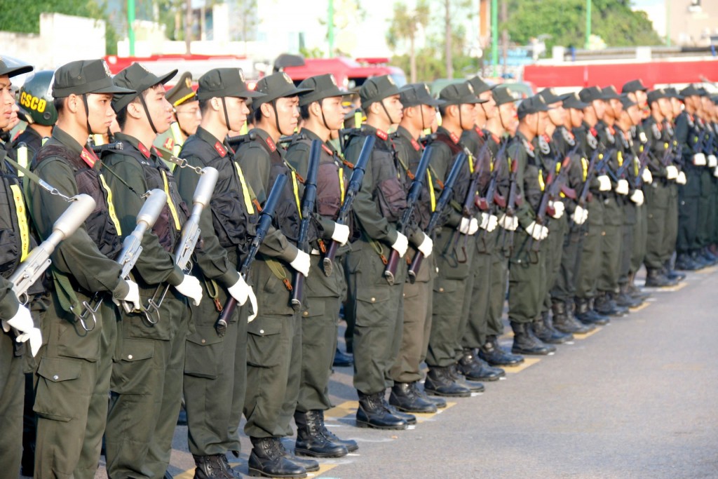 Công an tỉnh đã thành lập và ra mắt 136 tổ tuần tra vũ trang kết hợp tuần tra nghiệp vụ bảo đảm trật tự an toàn xã hội trên địa bàn tỉnh (Ảnh binhthuan.gov) Công an tỉnh đã thành lập và ra mắt 136 tổ tuần tra vũ trang kết hợp tuần tra nghiệp vụ bảo đảm trật tự an toàn xã hội trên địa bàn tỉnh (Ảnh binhthuan.gov)