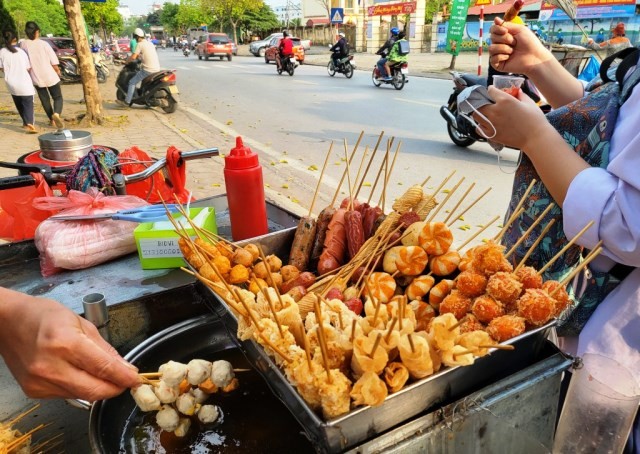 Tăng cường kiểm soát an toàn thực phẩm trong và xung quanh trường học Tăng cường kiểm soát an toàn thực phẩm trong và xung quanh trường học