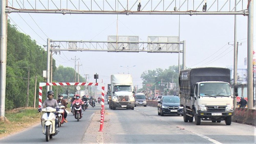 Dữ liệu có thể được gửi đến thanh tra giao thông, cảnh sát giao thông để xử lý vi phạm hành chính trực tiếp hoặc Bình Dương: Thí điểm xử phạt xe quá tải trên đường ĐT.741
