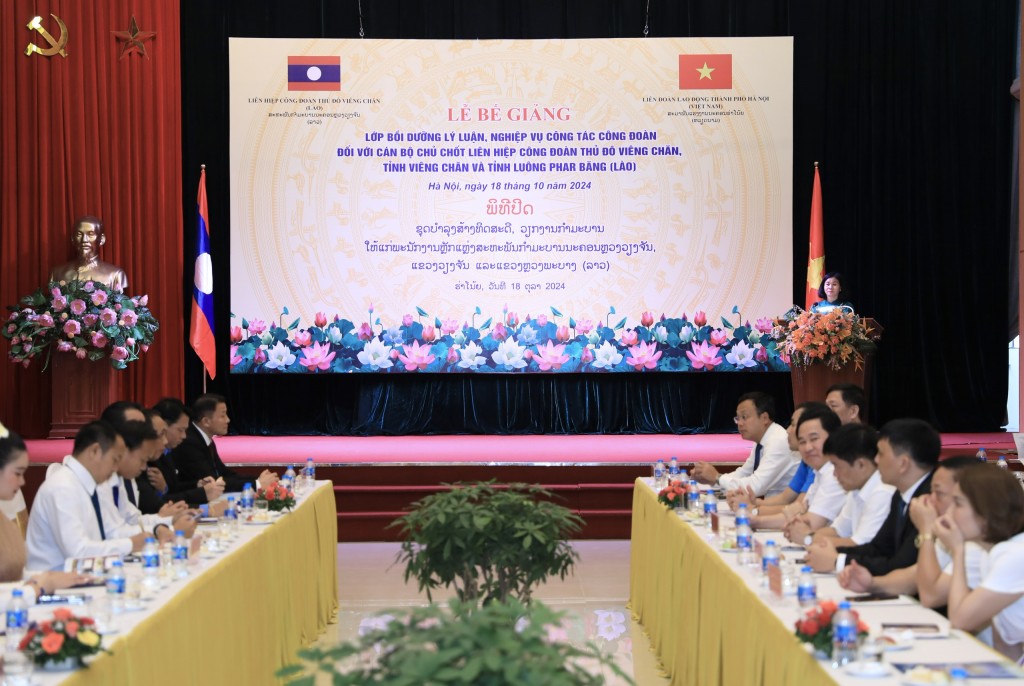 Bế giảng lớp bồi dưỡng nghiệp vụ cho cán bộ Công đoàn Lào Bế giảng lớp bồi dưỡng nghiệp vụ cho cán bộ Công đoàn Lào