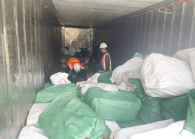 Khởi tố vụ án xuất khống 1.400 tấn nguyên liệu thực phẩm là chân gà đông lạnh. Ảnh: Q.N