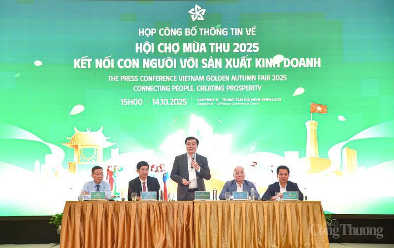 Thông tin về Hội chợ Mùa Thu 2025 đã thu hút người dân và bạn bè quốc tế.