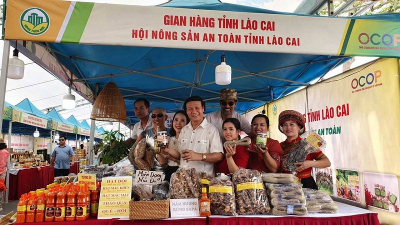 Toàn tỉnh Lào Cai hiện đã có hàng trăm sản phẩm được số hóa, hơn 60% HTX nông nghiệp ứng dụng công nghệ trong sản xuất (Ảnh: Mai Anh)