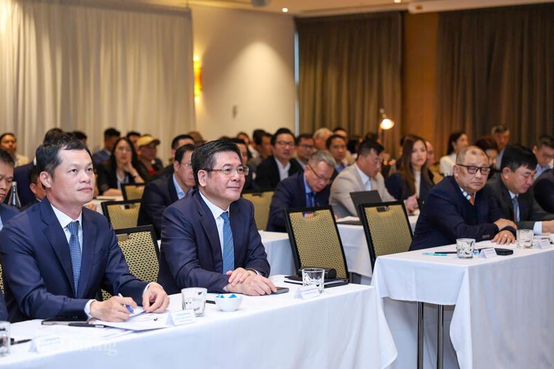 Cùng dự Diễn đàn có đại diện lãnh đạo các đơn vị thuộc Bộ Công Thương, cơ quan đại diện ngoại giao và Thương vụ Việt Nam tại Australia... Ảnh: Nguyên Minh