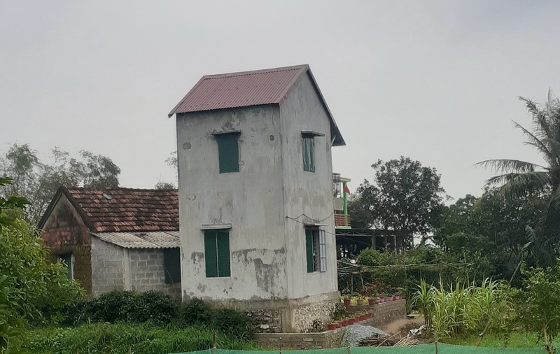 Nhà chống lũ diện tích nhỏ tại xã Cam Hồng, tỉnh Quảng Trị (Ảnh: Uông Tân).