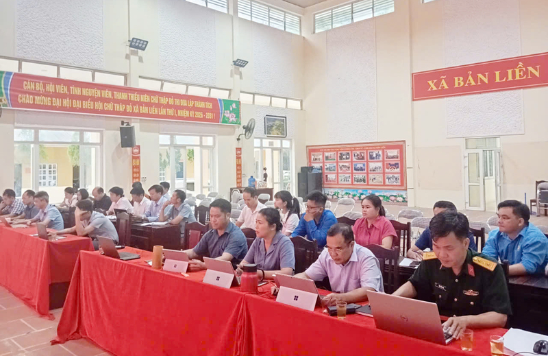 Các đại biểu tham dự hội nghị.