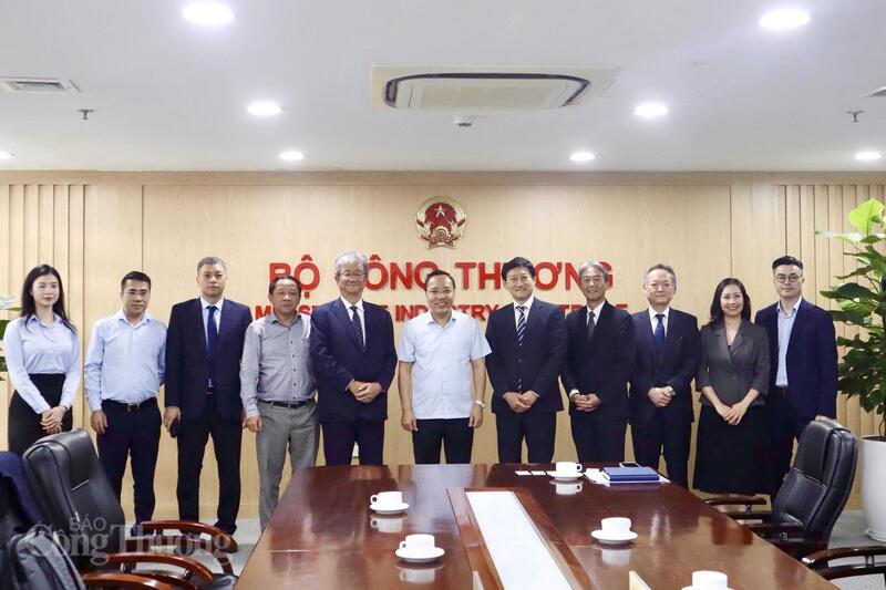 Các đại biểu tham dự buổi làm việc. Ảnh: Phương Trang
