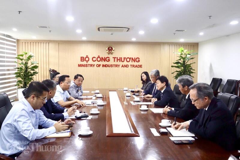 Quang cảnh cuộc làm việc. Ảnh: Phương Trang