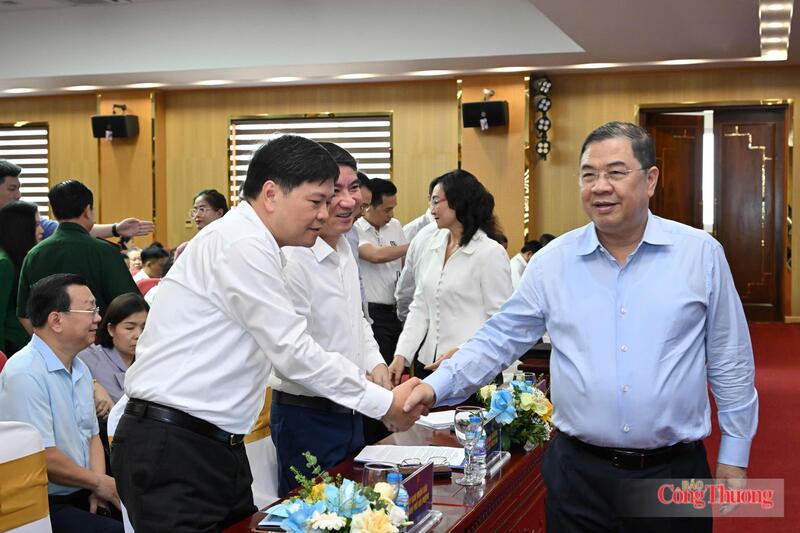 Chùm ảnh: Hội nghị thúc đẩy xuất khẩu đạt mục tiêu tăng trưởng hai con số  - 2