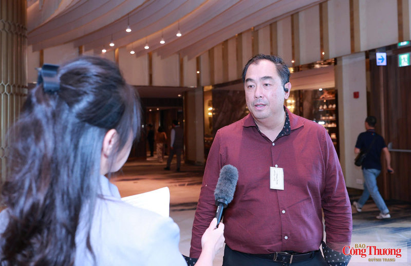 Ông Jack Nguyen, Tổng Giám đốc InCorp Việt Nam trao đổi với phóng viên Báo Công Thương bên lề diễn đàn.