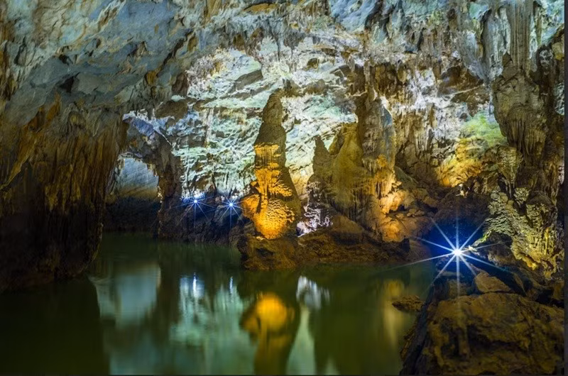 Vẻ đẹp bên trong Động Phong Nha. Ảnh: VQG Phong Nha - Kẻ Bàng. vuon-quoc-gia-3.jpg