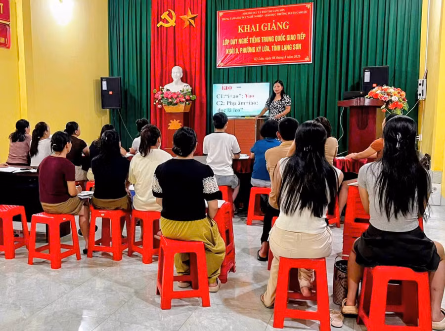 Một tiết học tiếng Trung Quốc do Trung tâm GDNN-GDTX, Tin học và Ngoại ngữ tỉnh Lạng Sơn tieng-trung-2.jpg