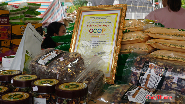 Nhiều sản phẩm OCOP 3 sao và 4 sao được quảng bá, giới thiệu tại phiên chợ