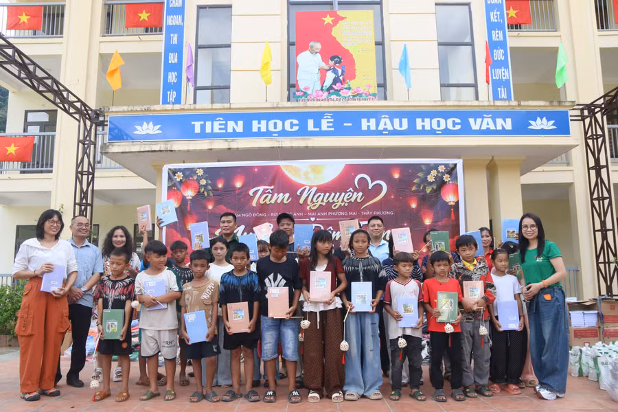 Những món quà góp thêm nguồn lực chăm lo đời sống tinh thần cho trẻ em vùng biên. pa-tan-3.jpg