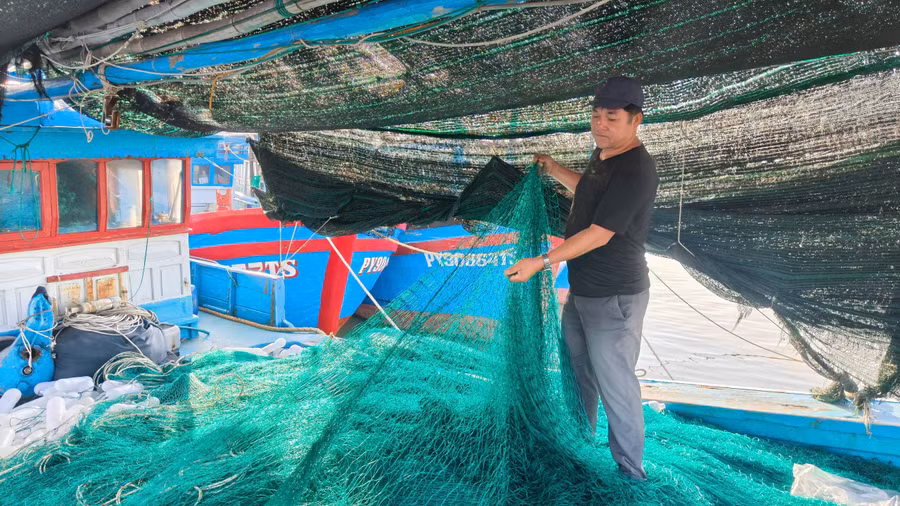 Ông Nguyễn Văn Máy chuẩn bị cho kỳ biển tháng tới. 2aobor05qh0anirmuthydjkwi9n76crvkvlqew7m.jpg