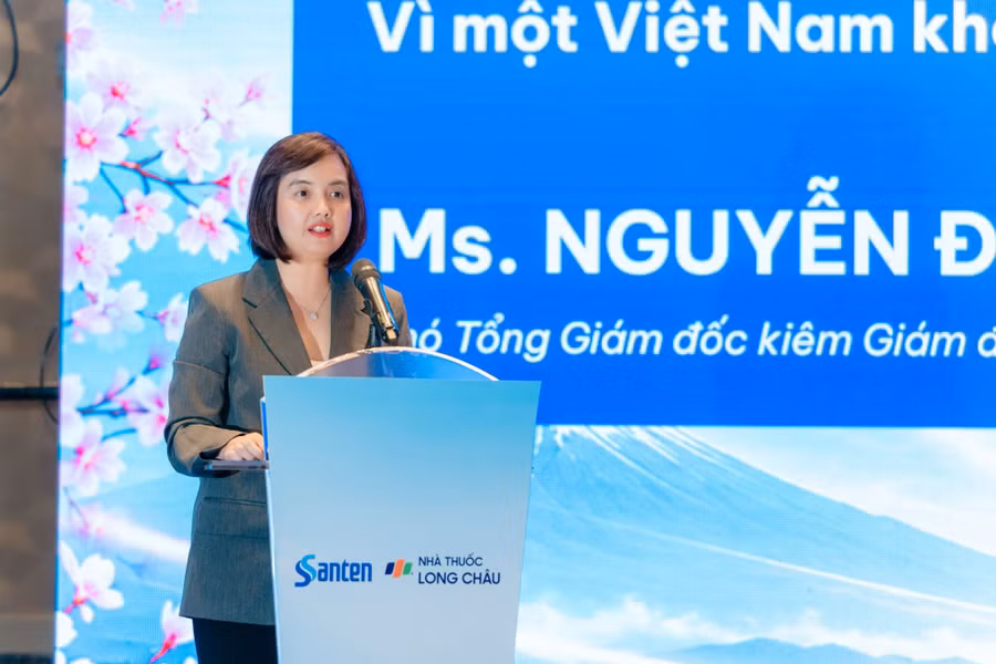 Bà Nguyễn Đỗ Quyên - Phó Tổng Giám đốc FPT Retail kiêm Giám đốc Điều hành Hệ thống Nhà thuốc và Tiêm chủng Long Châu.