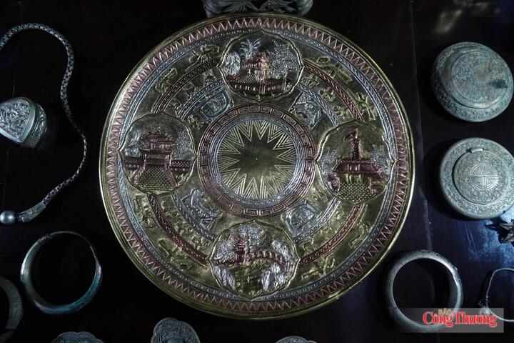 Gặp gỡ nghệ nhân một đời cống hiến cho tinh hoa nghề chạm  - 3