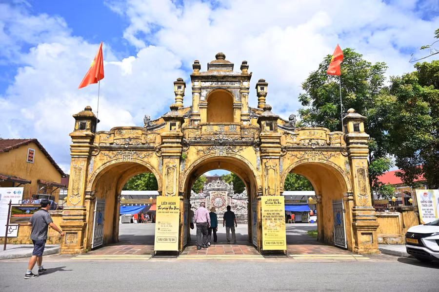 Di tích Cơ Mật Viện - nơi diễn ra Liên hoan Thư pháp Việt Nam lần thứ I. z8403010592103-b8eaf7a94d4b7fda4dbbf76ddad4a47e.jpg