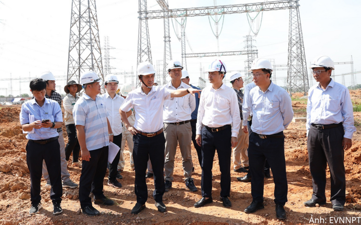 Phó Tổng giám đốc EVNNPT Bùi Văn Kiên yêu cầu các đơn vị tham gia dự án cần nỗ lực để đưa dự án về đích.